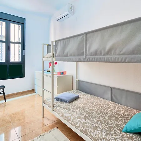 Urban Oasis In Historic Apartment Malaga